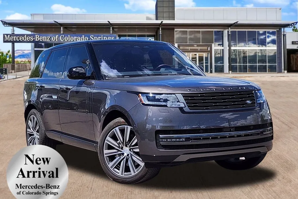 2023 Land Rover Range Rover SE photo 1