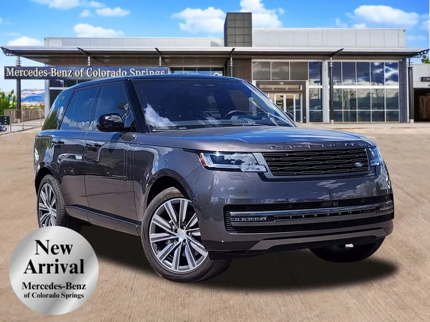 2023 Land Rover Range Rover SE photo 1
