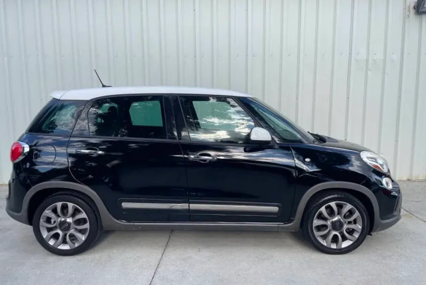 2015 Fiat 500L Trekking photo 1