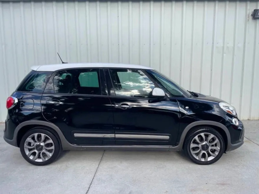 2015 Fiat 500L Trekking photo 1