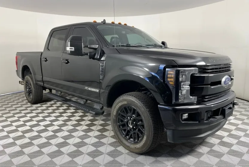 2019 Ford F-350 Lariat photo 1