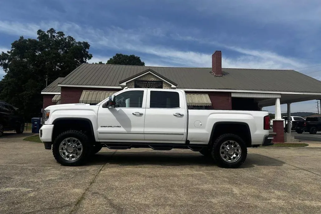2019 Gmc Sierra HD Denali photo 1