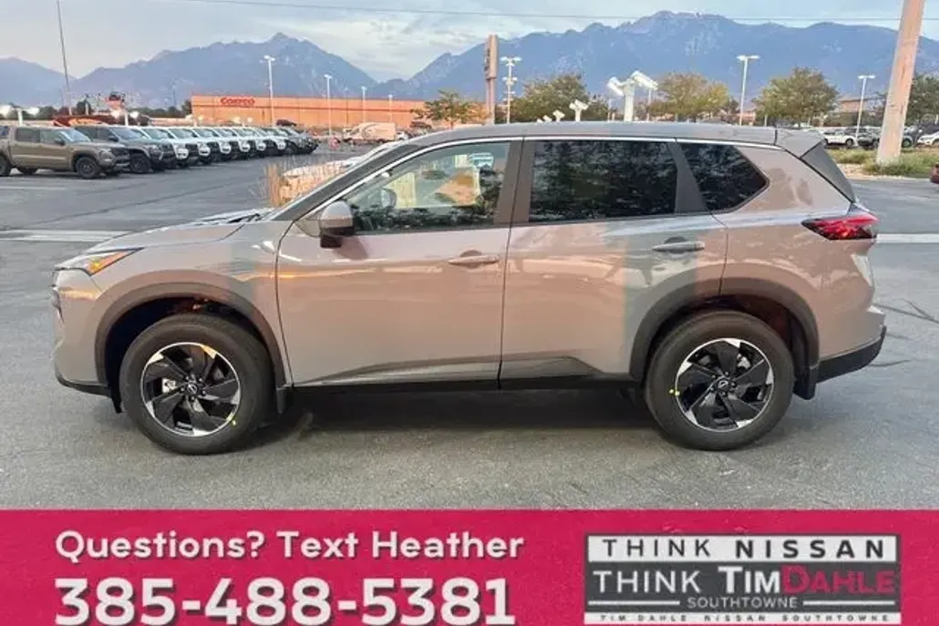2026 Nissan Rogue SV photo 1