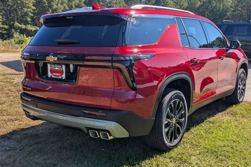2026 Chevrolet Traverse photo 1