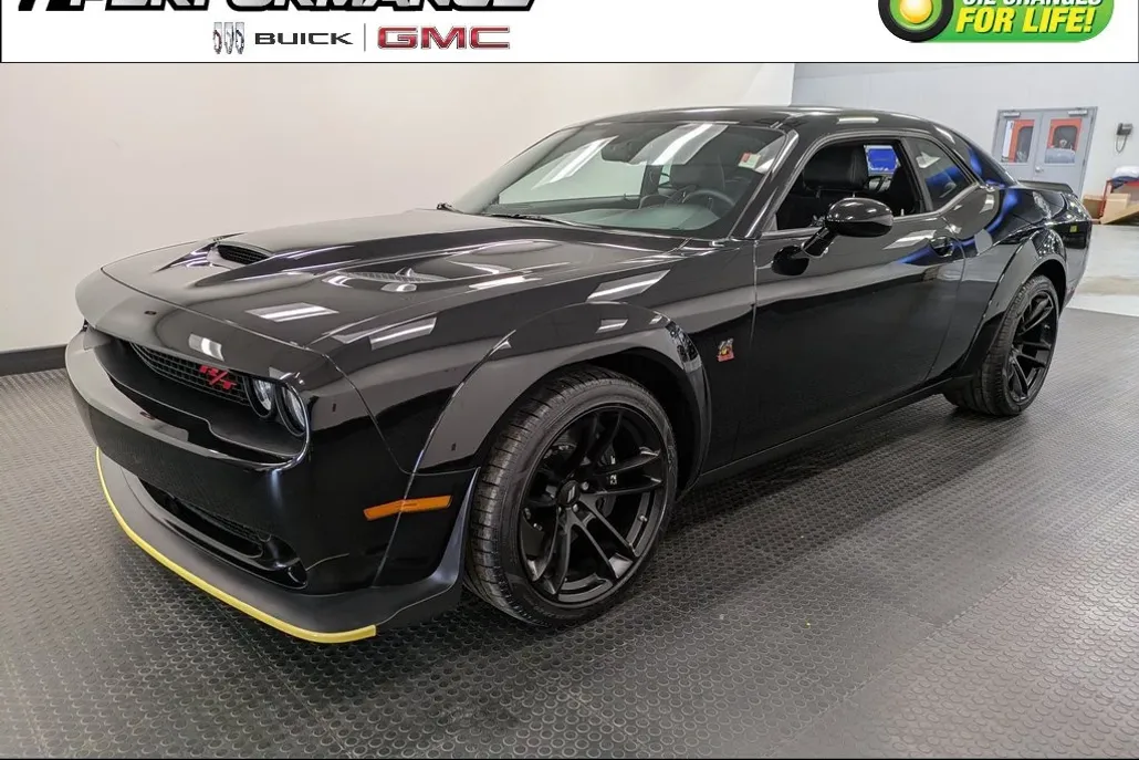 2023 Dodge Challenger R/T Scat Pack Widebody photo 1