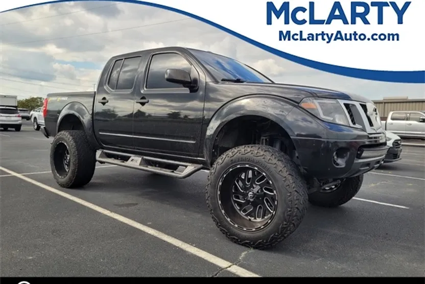 2018 Nissan Frontier Desert Runner photo 1
