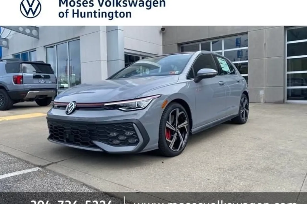 2025 Volkswagen Golf GTI SE photo 1
