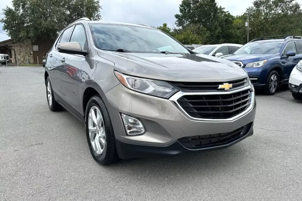 2019 Chevrolet Equinox LT photo 1