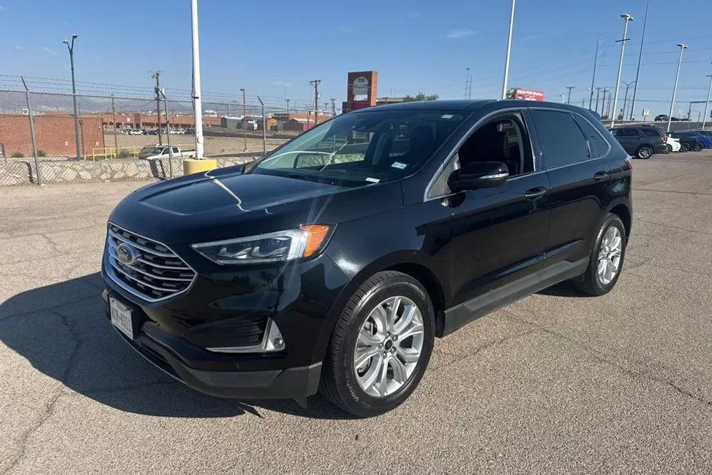 2023 Ford Edge Titanium photo 1