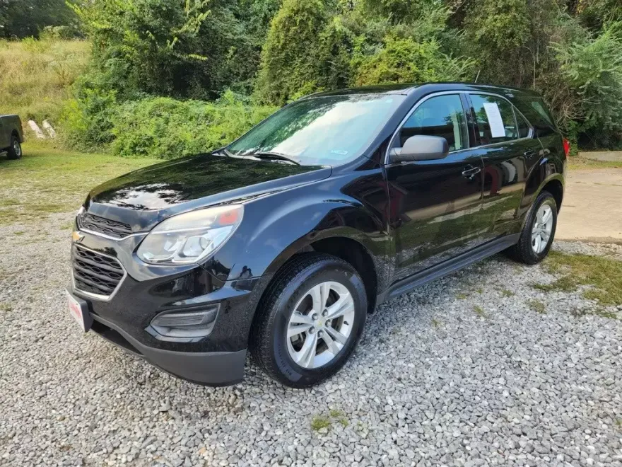 2017 Chevrolet Equinox LS photo 1