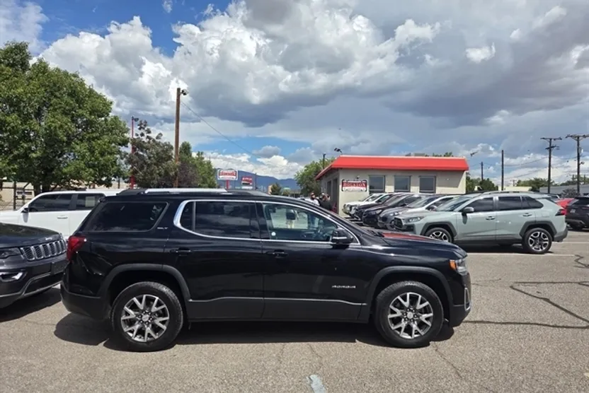 2023 Gmc Acadia SLT photo 1