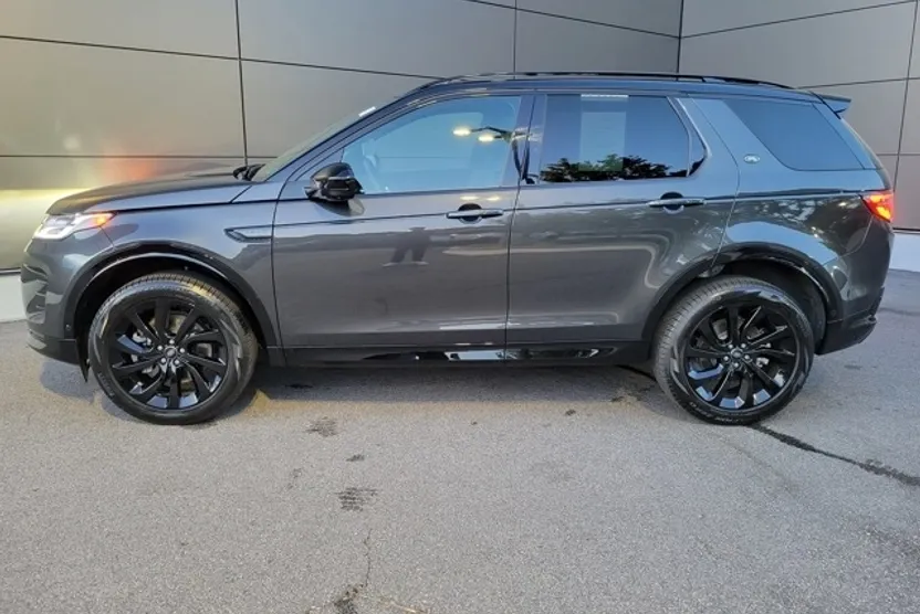 2025 Land Rover Discovery Sport SE photo 1