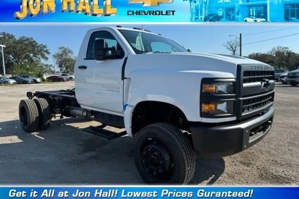 2024 Chevrolet Silverado 5500HD Work Truck photo 1