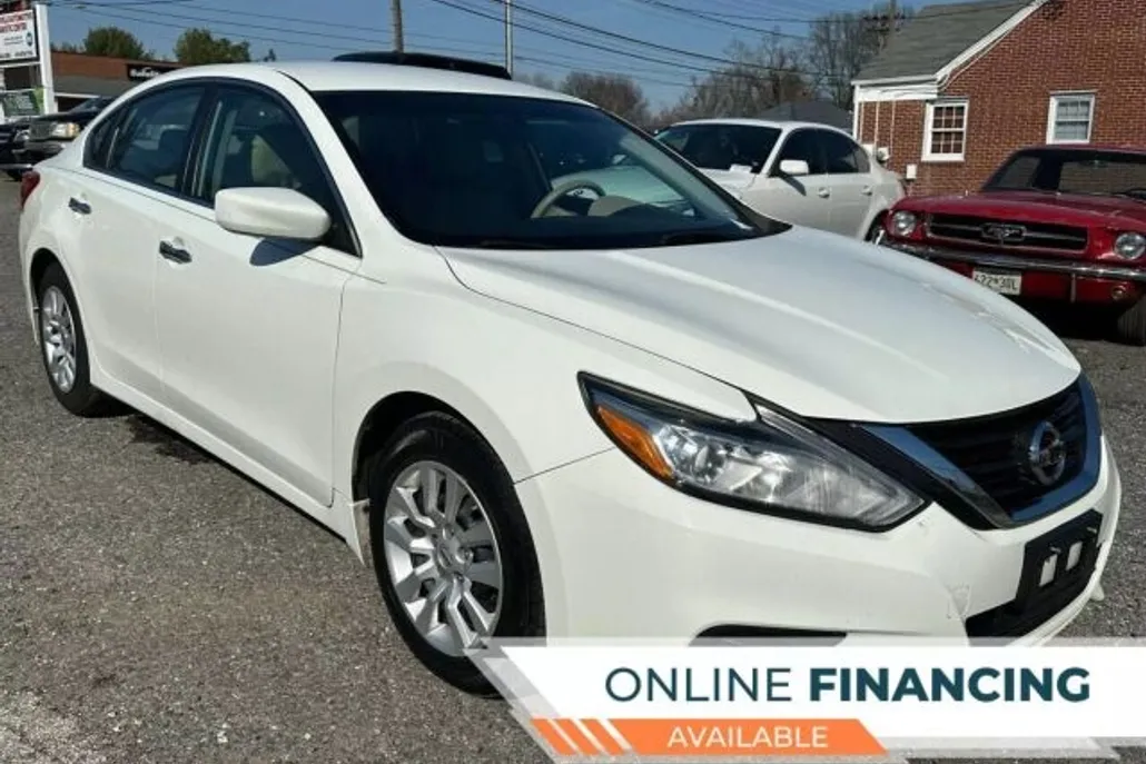 2017 Nissan Altima 2.5 photo 1