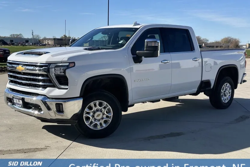 2024 Chevrolet Silverado 3500HD LTZ photo 1