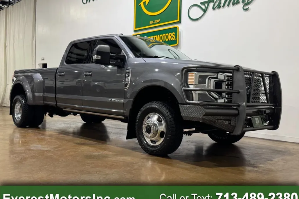 2021 Ford F-350 Lariat photo 1