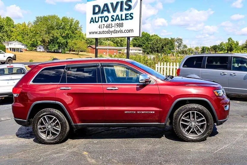 2017 Jeep Grand Cherokee Limited photo 1