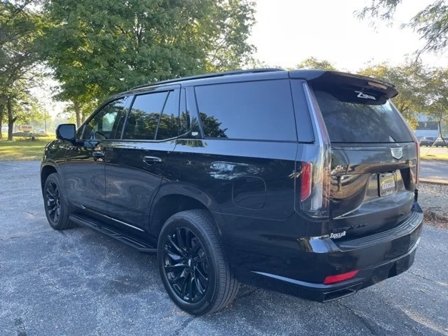 2023 Cadillac Escalade Sport photo 1