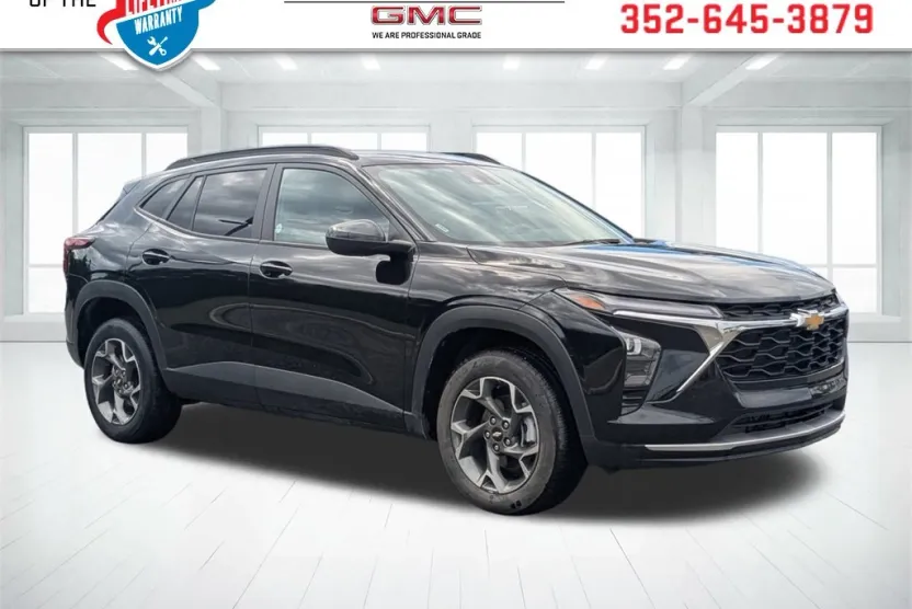 2024 Chevrolet Trax LT photo 1
