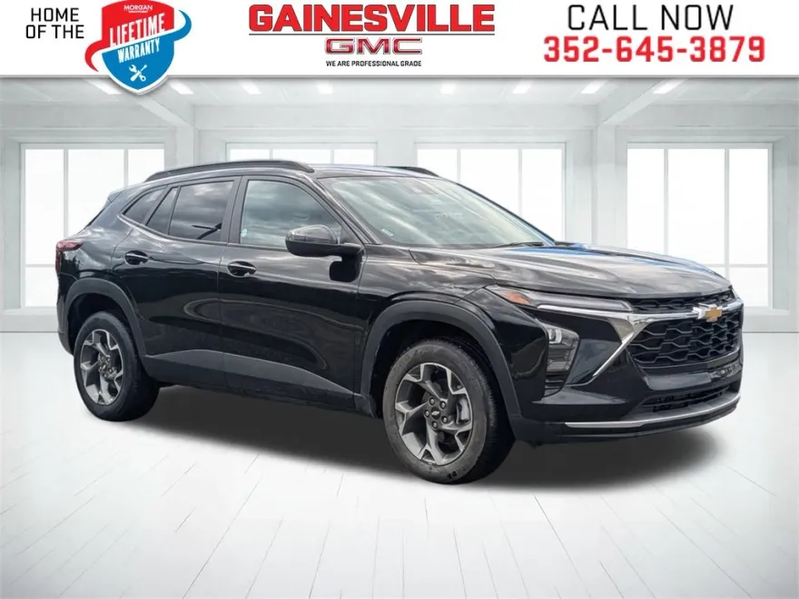 2024 Chevrolet Trax LT photo 1