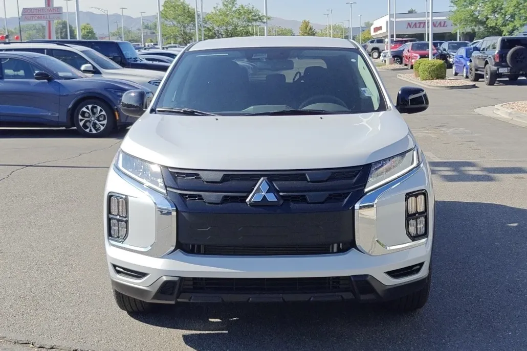 2025 Mitsubishi Outlander Sport ES SE LE photo 1