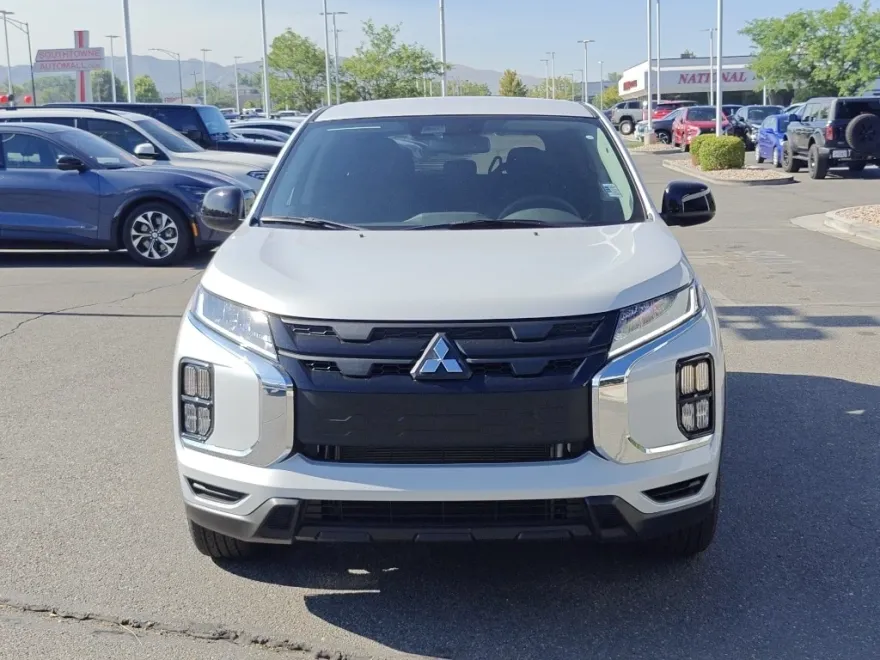 2025 Mitsubishi Outlander Sport ES SE LE photo 1