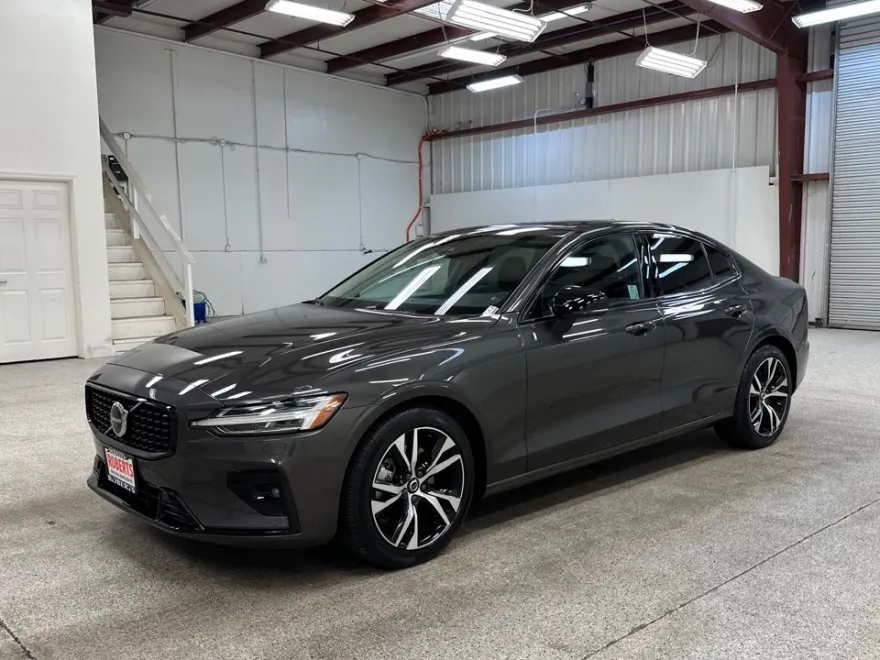 2025 Volvo S60 B5 Core photo 1