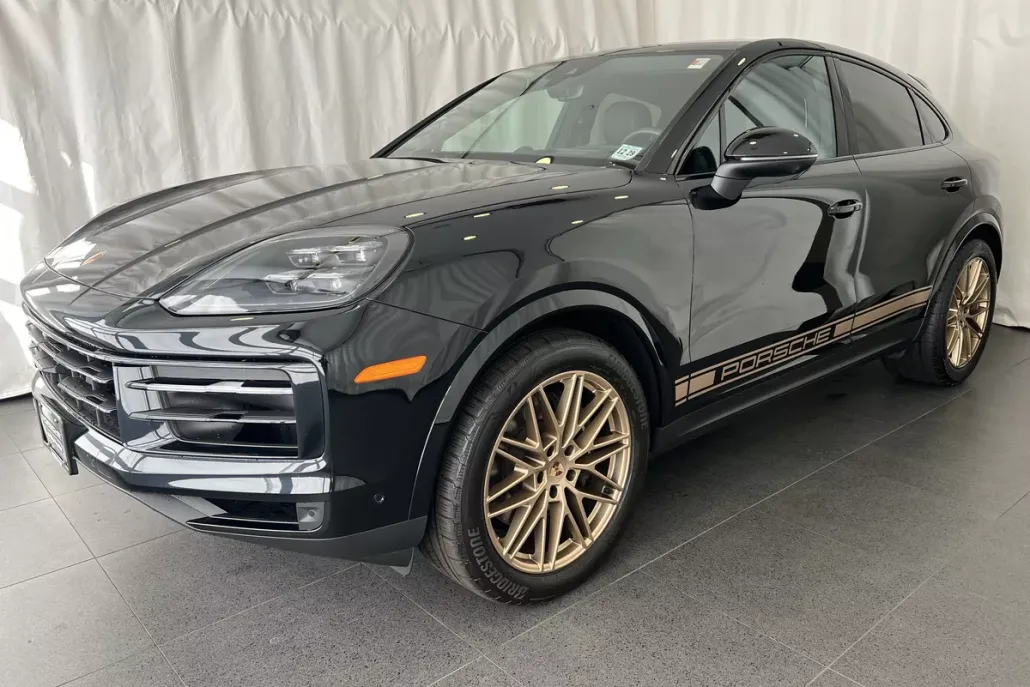 2025 Porsche Cayenne Coupe photo 1