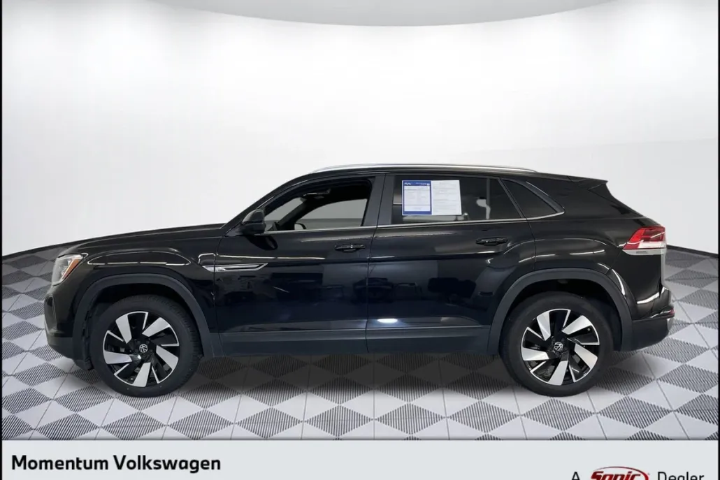 2024 Volkswagen Atlas Cross Sport SE Technology photo 1