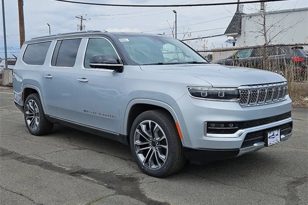 2025 Jeep Grand Wagoneer L III photo 1