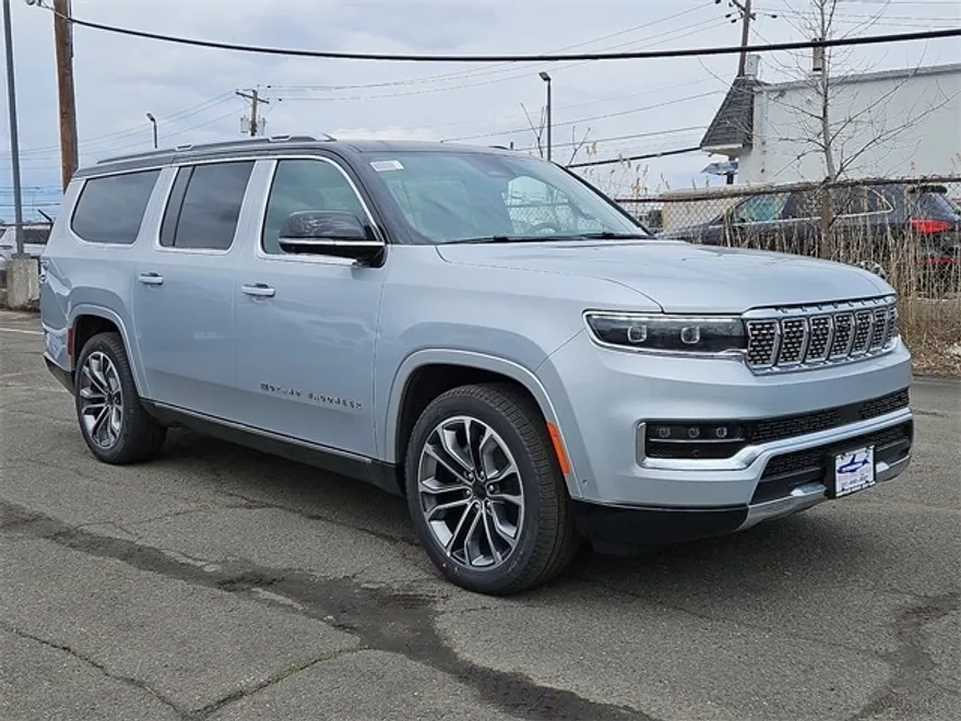 2025 Jeep Grand Wagoneer L III photo 1