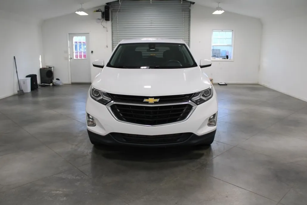 2020 Chevrolet Equinox LT photo 1
