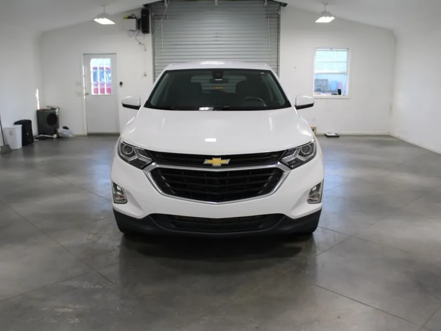 2020 Chevrolet Equinox LT photo 1