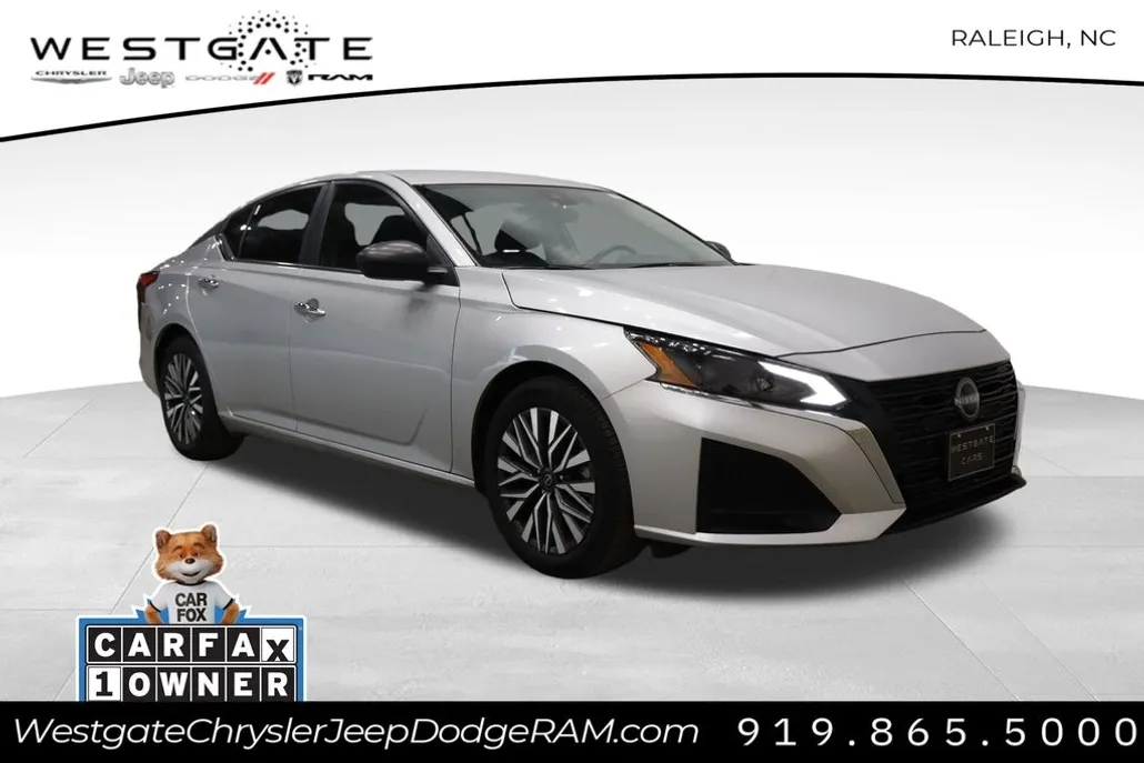 2024 Nissan Altima 2.5 SV photo 1