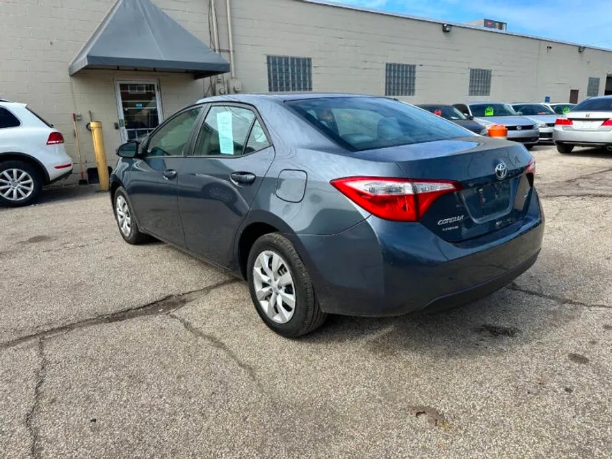 2014 Toyota Corolla LE photo 1