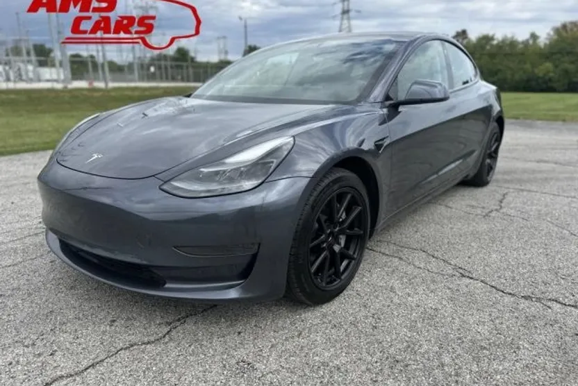 2021 Tesla Model 3 Standard Range Plus photo 1