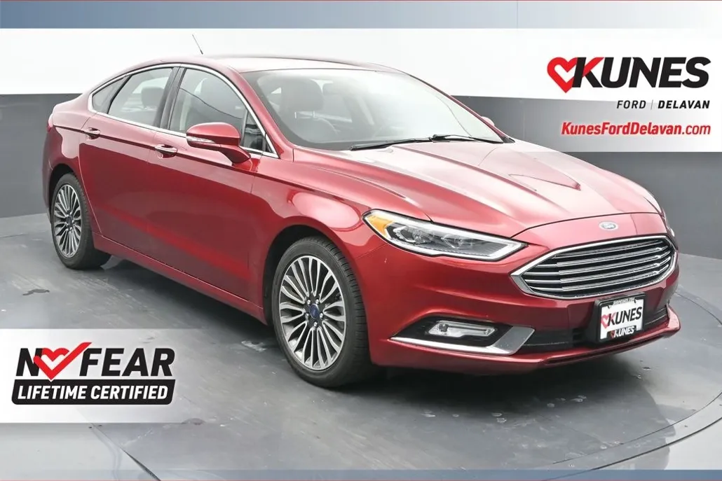 2017 Ford Fusion SE photo 1