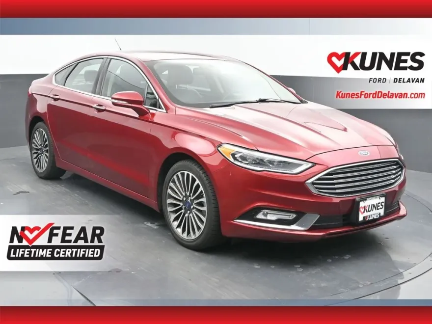 2017 Ford Fusion SE photo 1