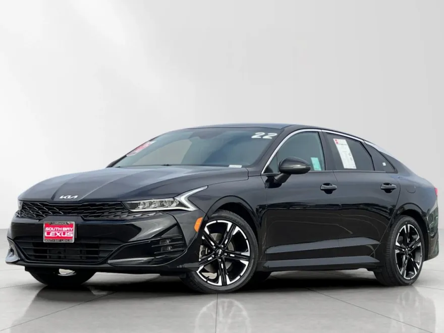 2022 Kia K5 GT-Line photo 1
