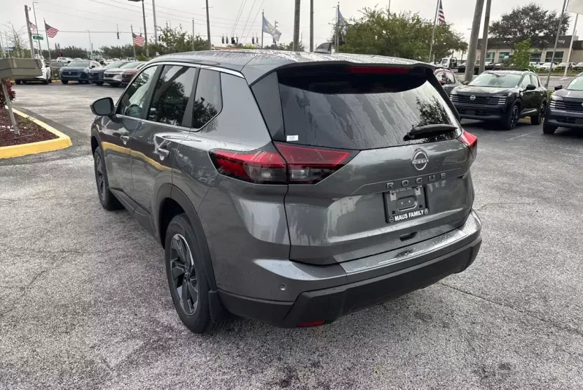 2026 Nissan Rogue SV photo 1