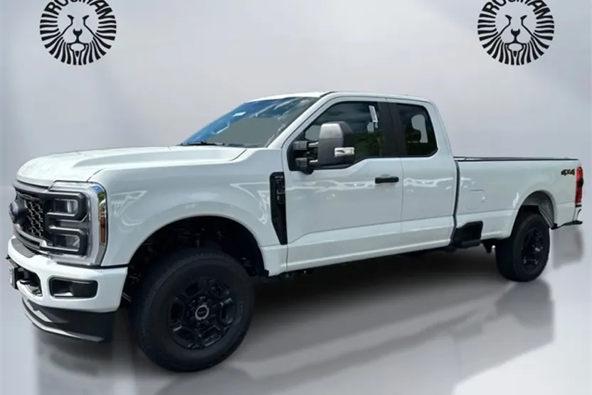 2025 Ford F-250 XL photo 1