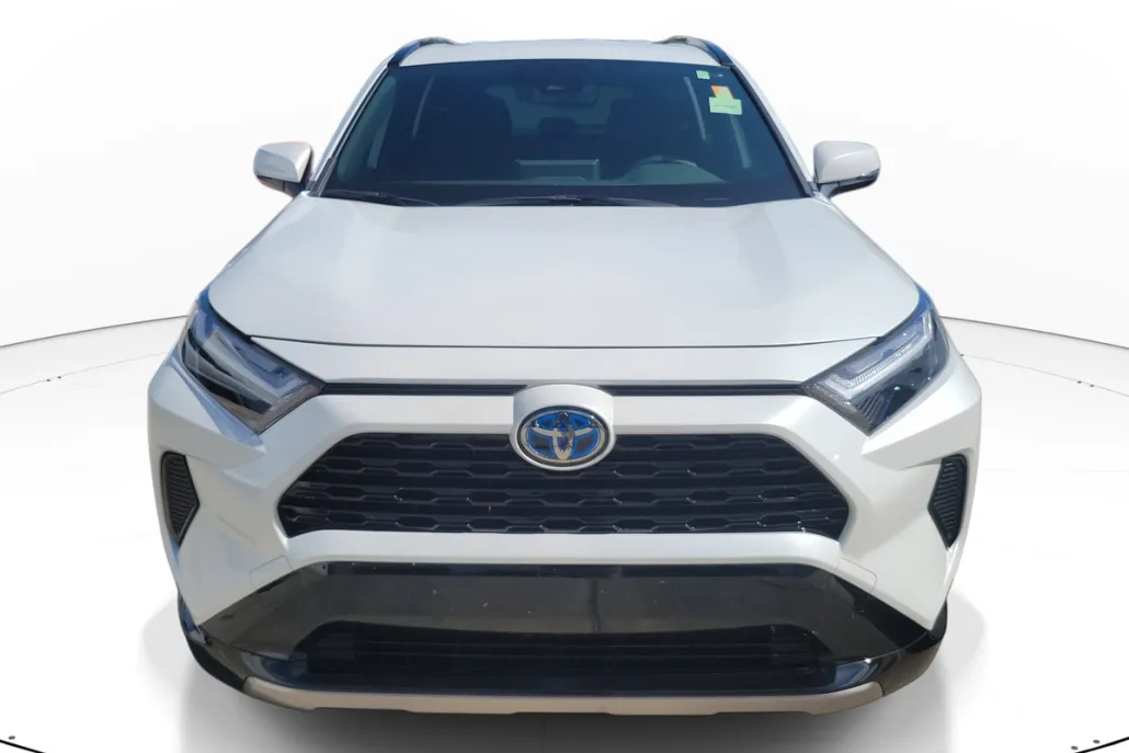 2024 Toyota RAV4 Hybrid SE photo 1