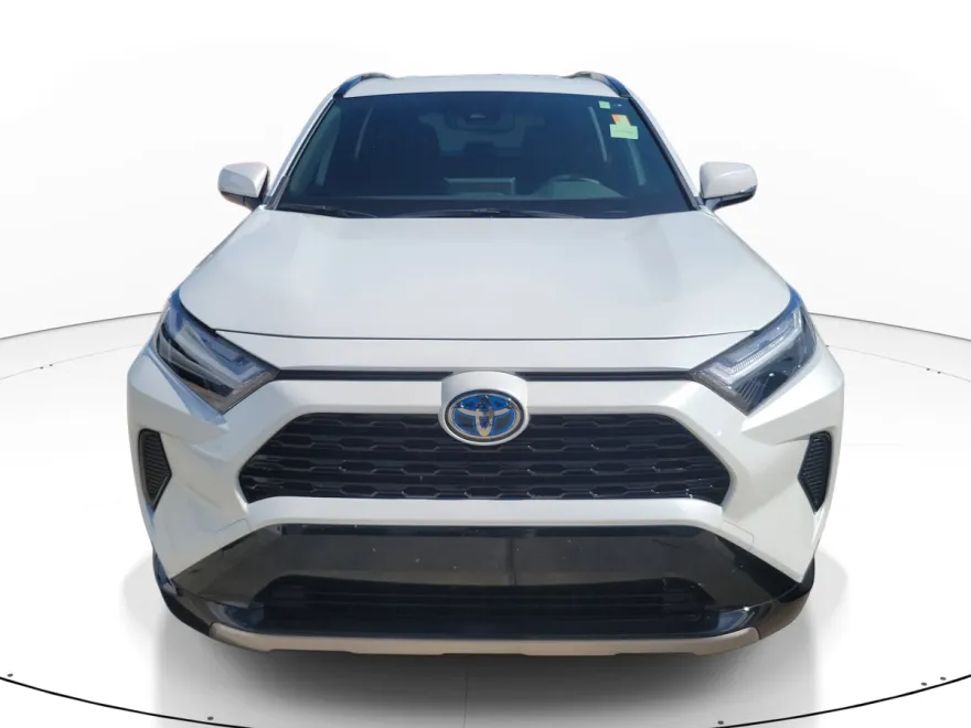 2024 Toyota RAV4 Hybrid SE photo 1