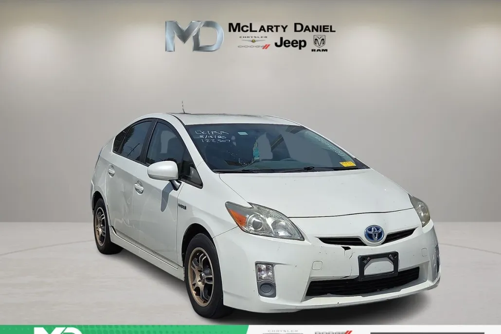 2011 Toyota Prius Two photo 1