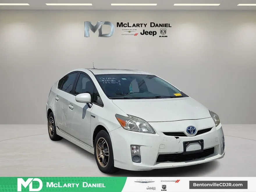2011 Toyota Prius Two photo 1