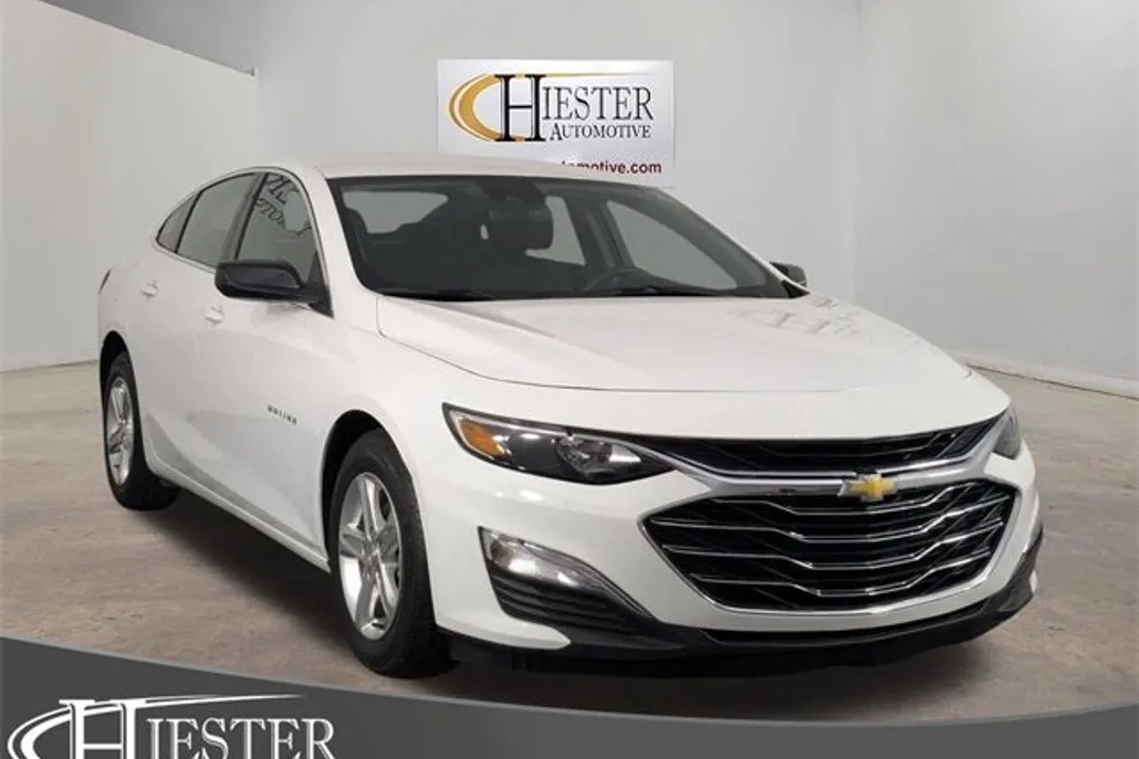 2023 Chevrolet Malibu LS photo 1
