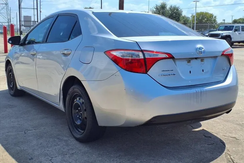 2016 Toyota Corolla L photo 1