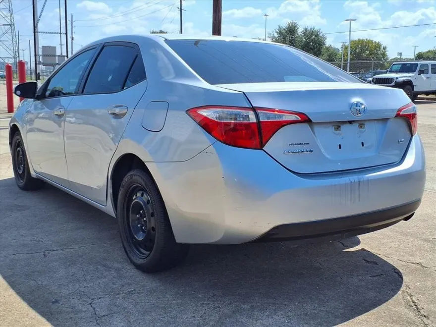 2016 Toyota Corolla L photo 1