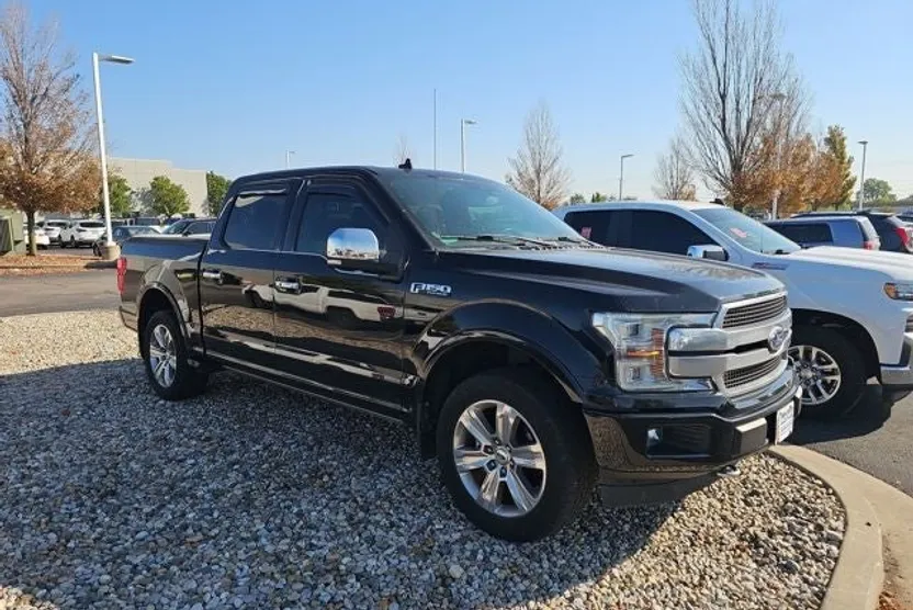 2018 Ford F-150 Platinum photo 1