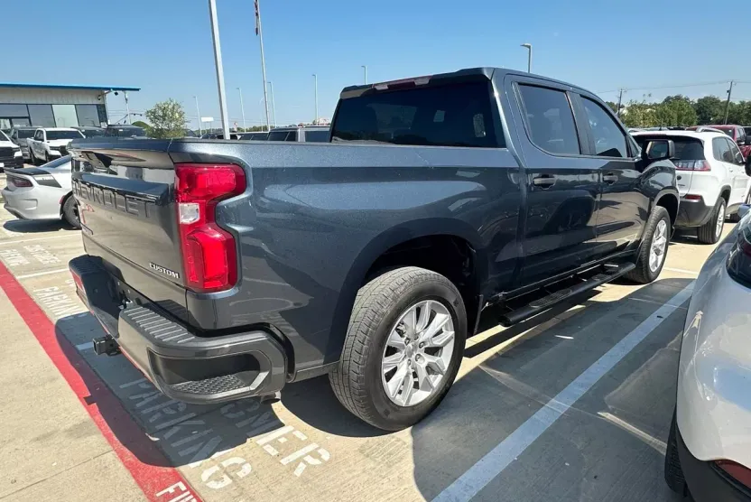 2021 Chevrolet Silverado 1500 Custom photo 1